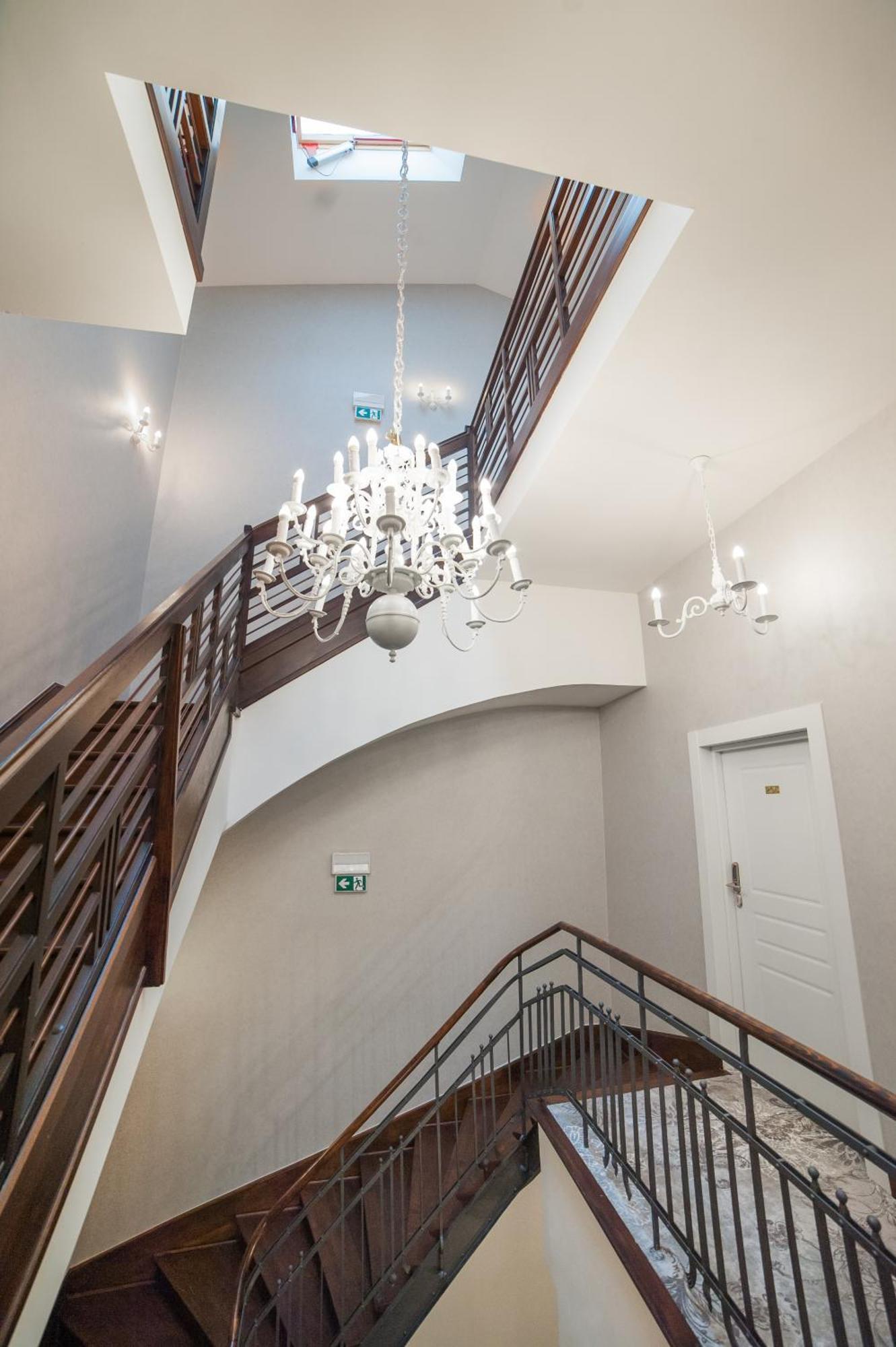 Vinfort Aparthotel Cracovia Exterior foto