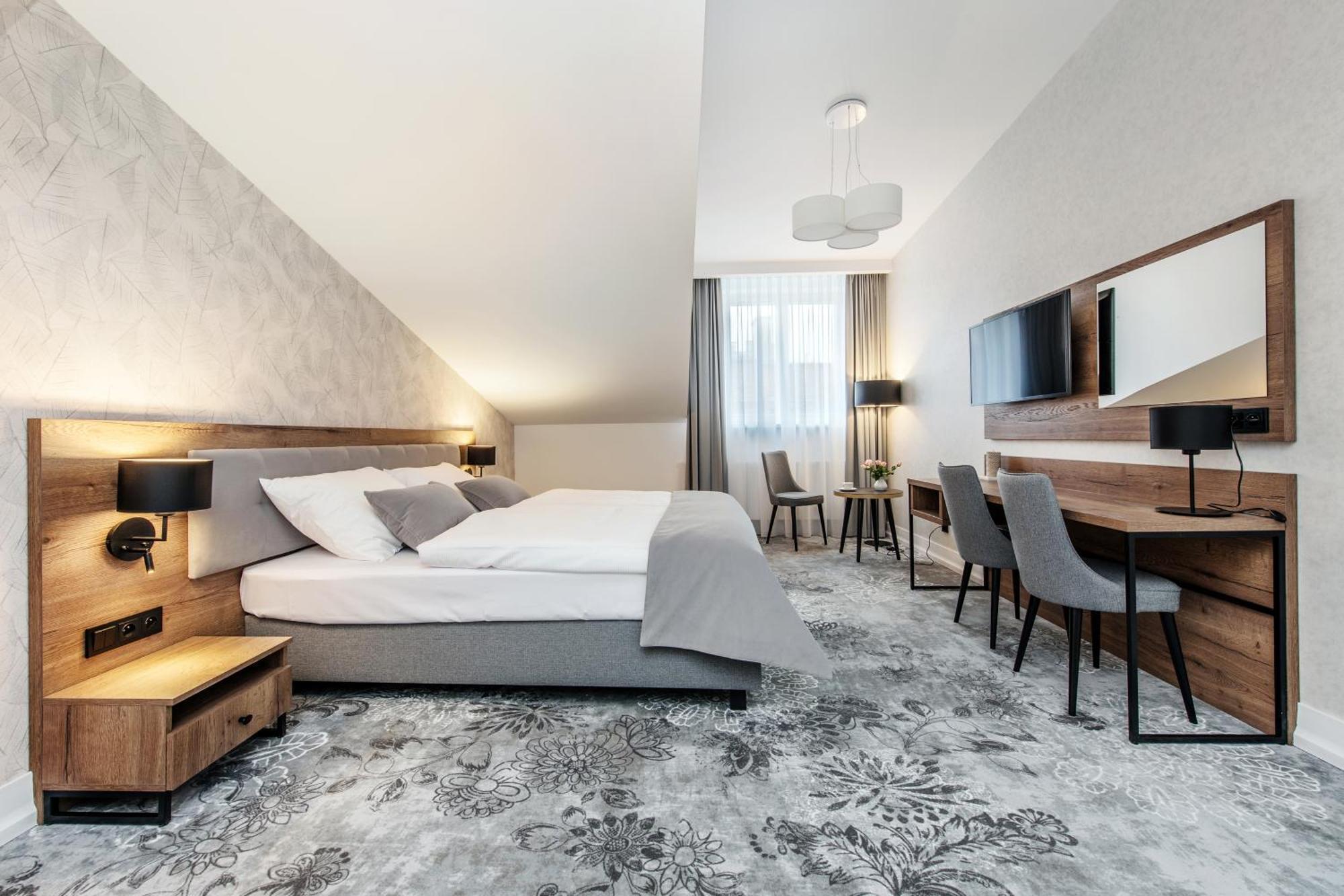 Vinfort Aparthotel Cracovia Exterior foto